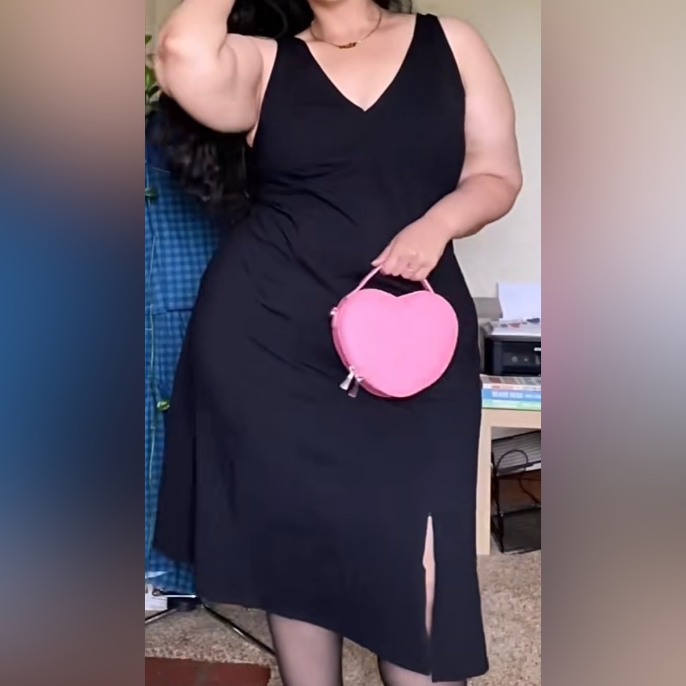 Ava & Viv Black Sleeveless V-neck dress - Size 1X